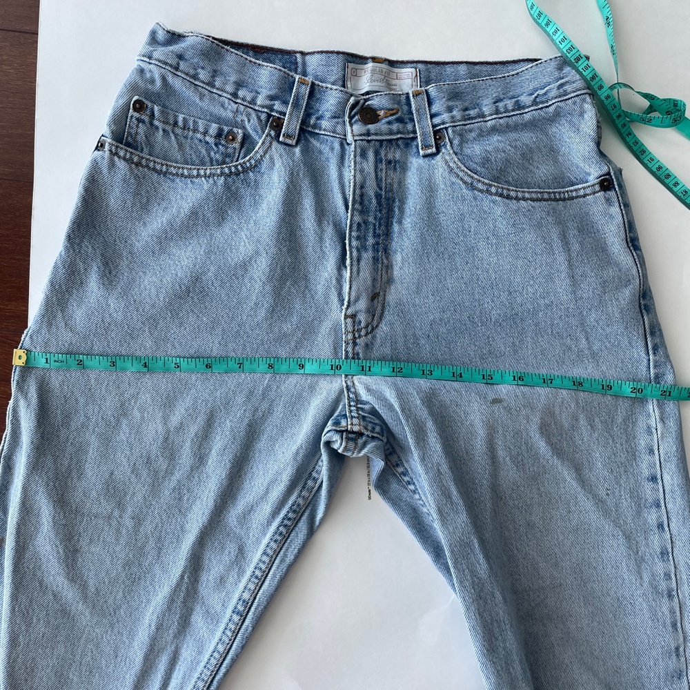 Vintage Levi's high rise light wash denim jeans - Picture 7 of 11